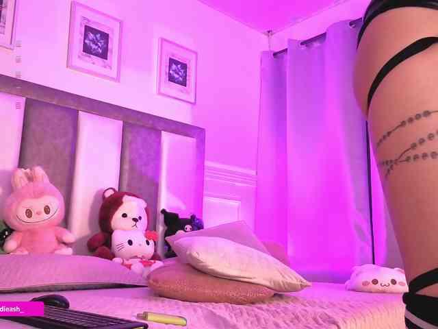 Maddieash webcam