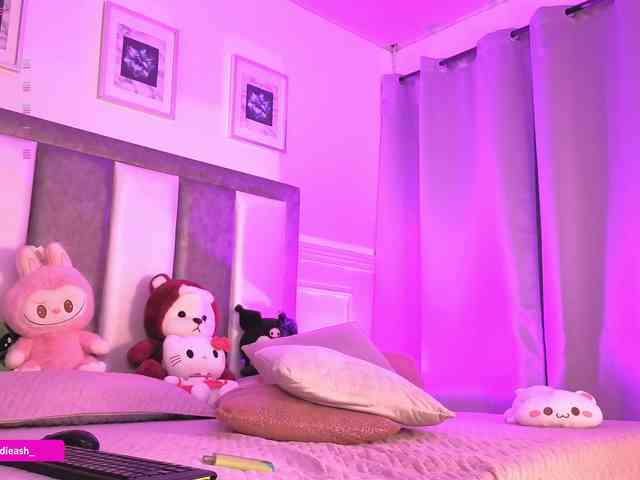 Maddieash webcam