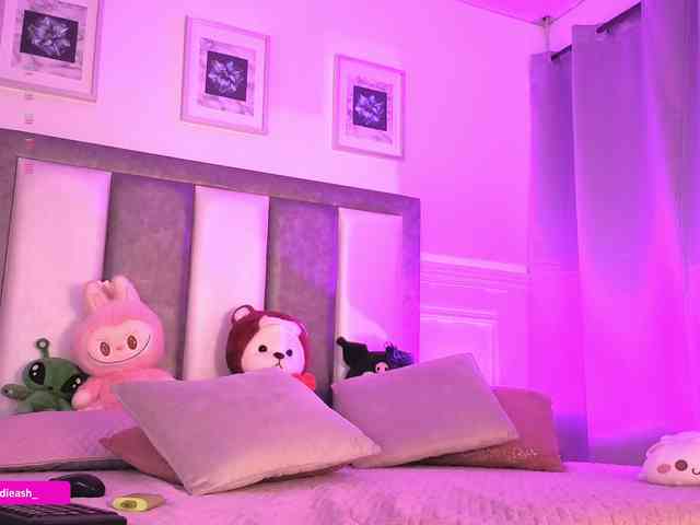 Maddieash webcam