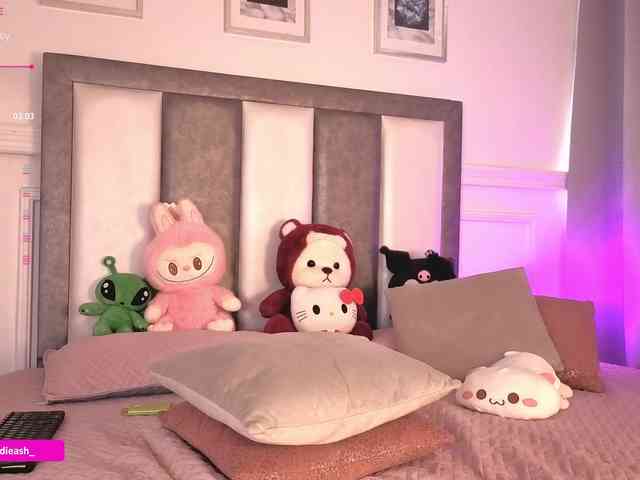 Maddieash webcam