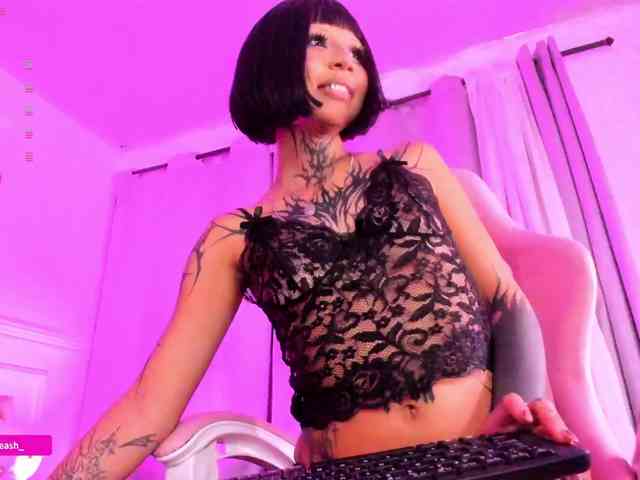 Modelo: Maddieash