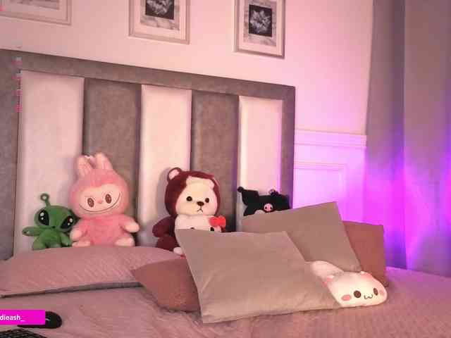 Maddieash webcam