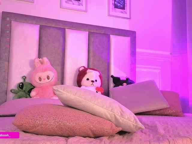 Maddieash webcam