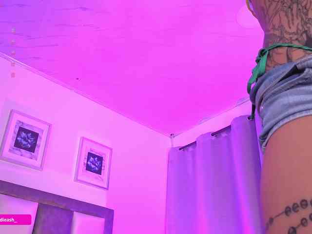 Maddieash webcam