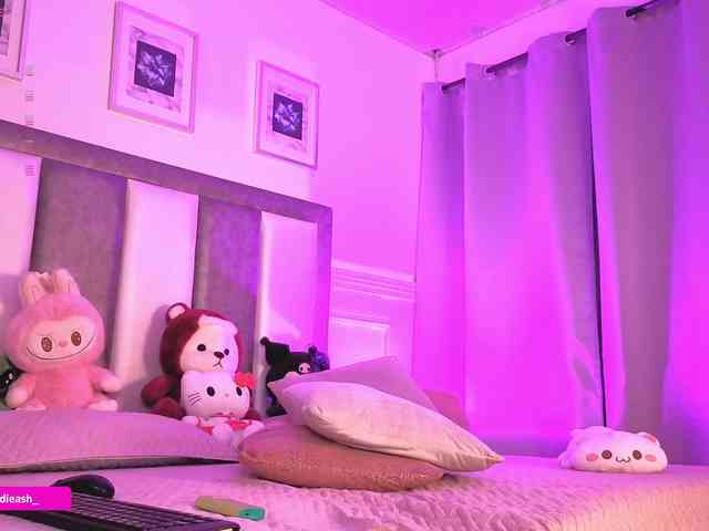 Maddieash webcam