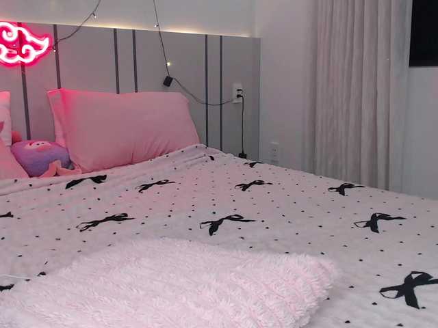 momomoonxxx cam belle