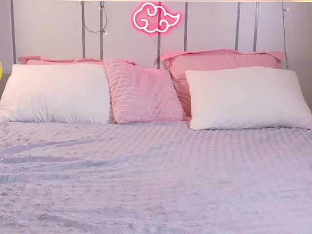MomoMoonxxx — live female cam