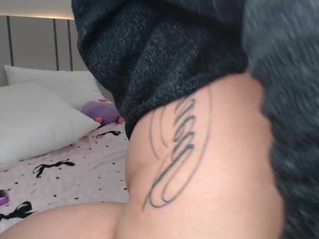 MomoMoonxxx live cam on BongaCams