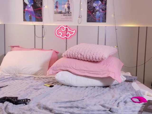 MomoMoonxxx — live female cam