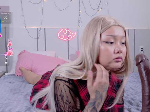 MomoMoonxxx live cam on BongaCams