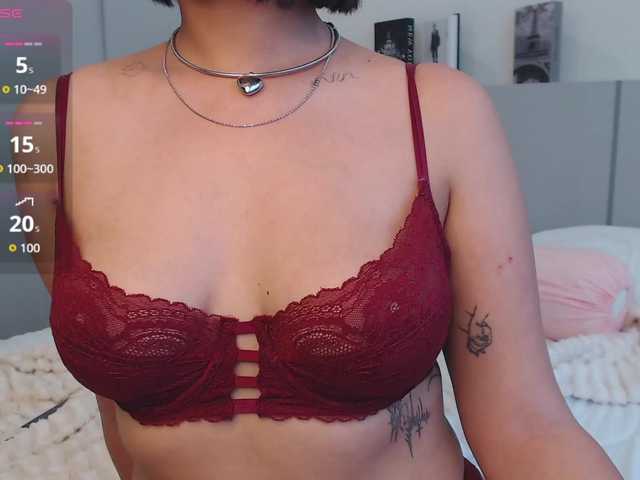 MomoMoonxxx live cam on BongaCams