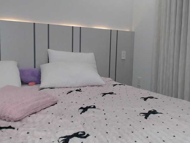 momomoonxxx cam belle