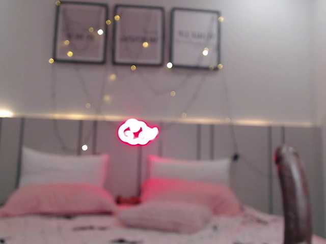 MomoMoonxxx live webcam show