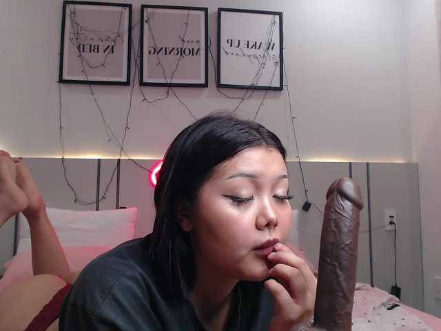 MomoMoonxxx live webcam show