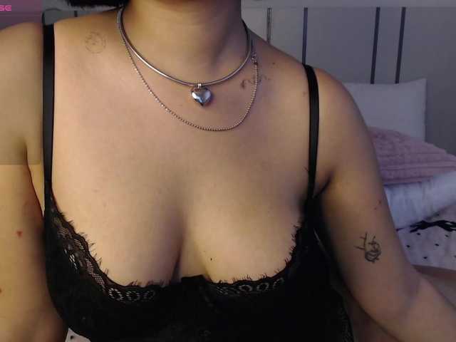 MomoMoonxxx live cam on BongaCams