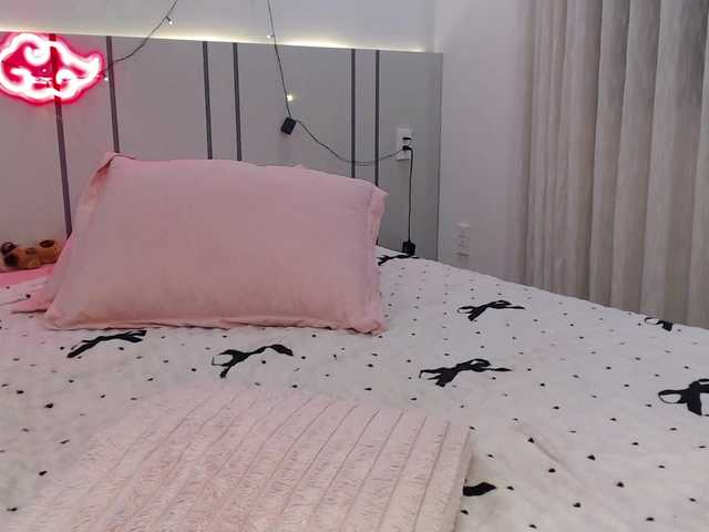 MomoMoonxxx live webcam show