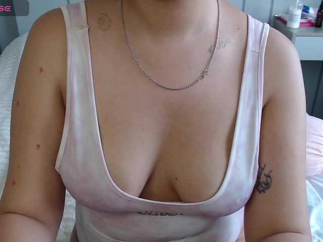 MomoMoonxxx live cam on BongaCams