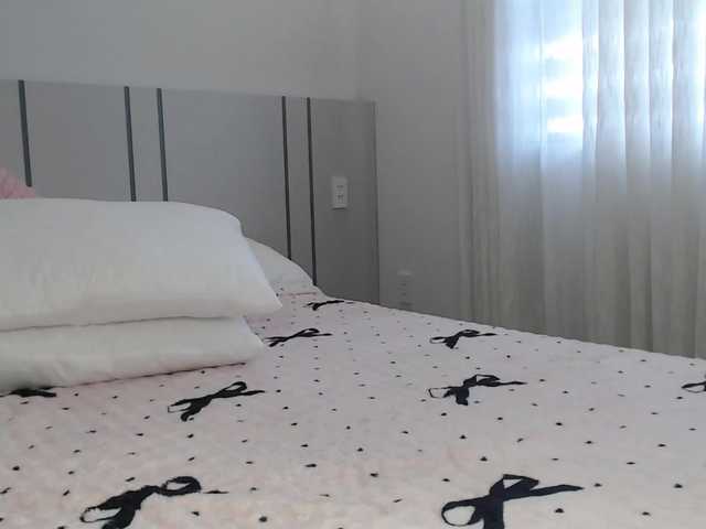 momomoonxxx cam belle