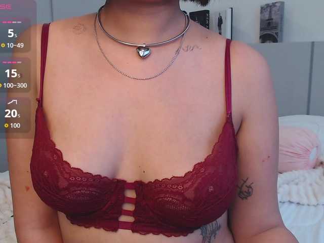 MomoMoonxxx live cam on BongaCams