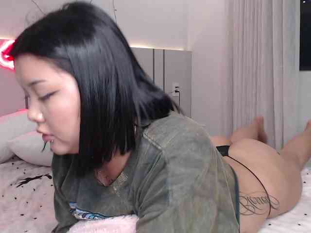 Модель: momomoonxxx