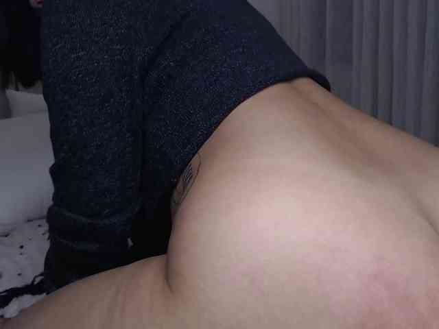 MomoMoonxxx webcam