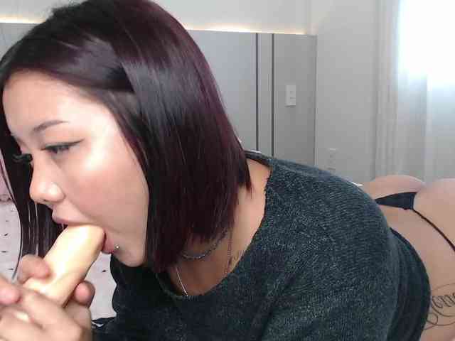 Модель: momomoonxxx