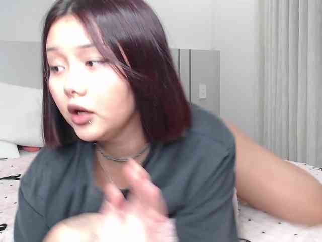 MomoMoonxxx webcam