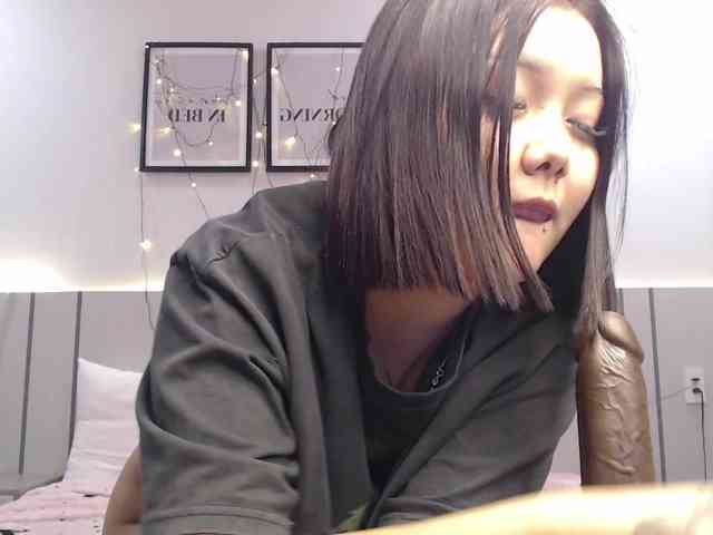 MomoMoonxxx webcam