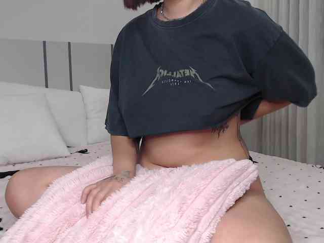 MomoMoonxxx webcam