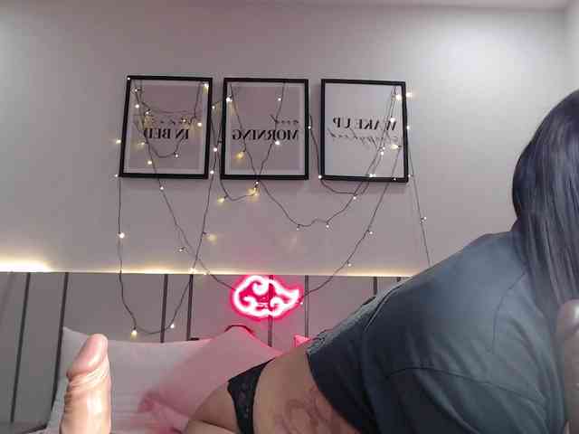 Модель: momomoonxxx