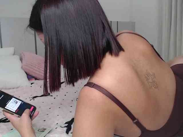 MomoMoonxxx webcam
