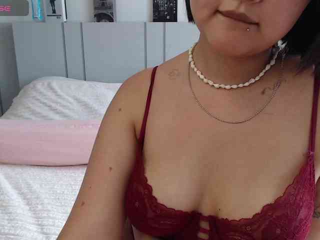 Модель: momomoonxxx