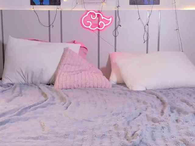 MomoMoonxxx webcam