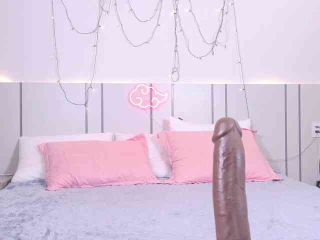 MomoMoonxxx - Girl 