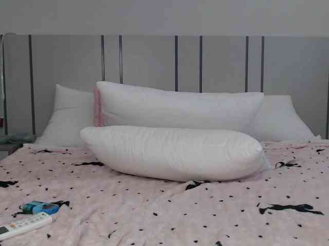 MomoMoonxxx webcam