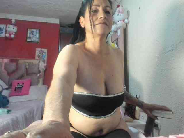 Sammy-candy live female cam on bongacams