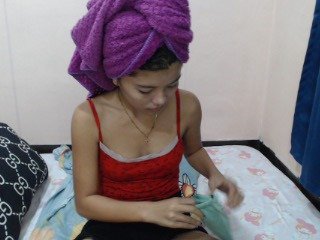 LynDy Porn Show