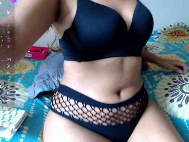 LolaGibson webcam