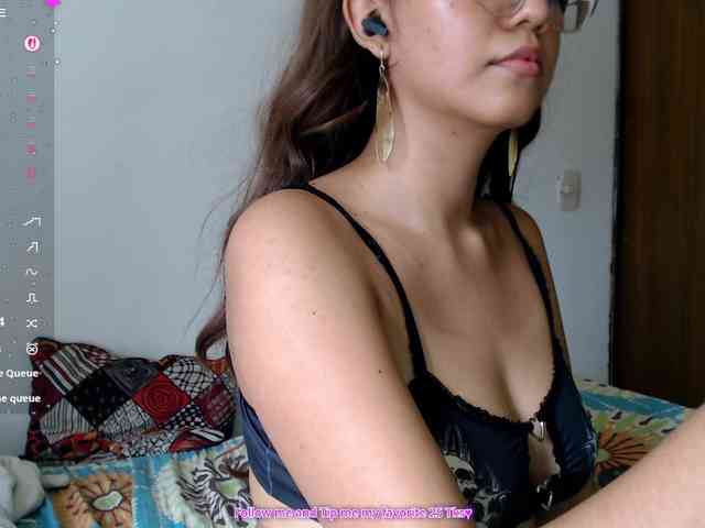 LolaGibson webcam