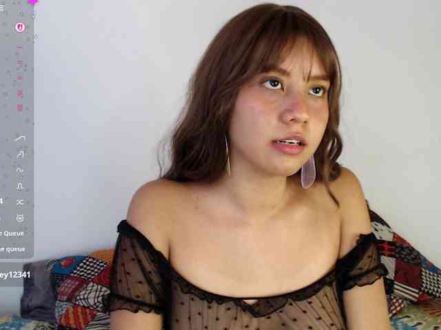LolaGibson webcam