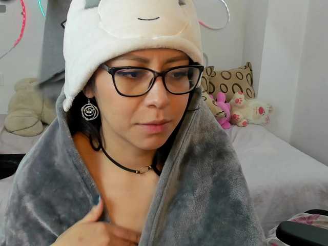 ValeandJuan live cam on BongaCams