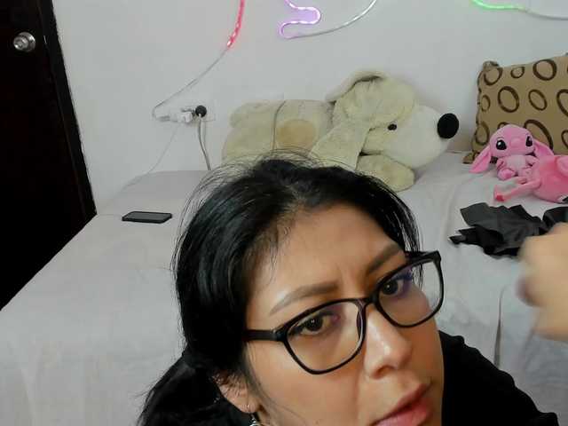 ValeandJuan live cam on BongaCams