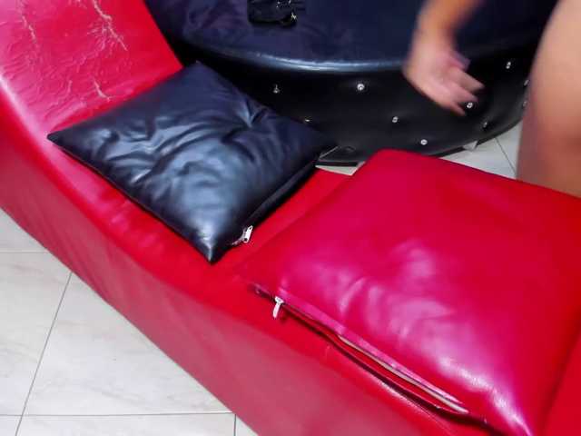 daring-latinaviip live cam on BongaCams