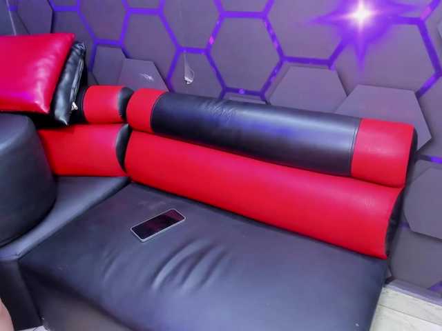 daring-latinaviip live cam on BongaCams