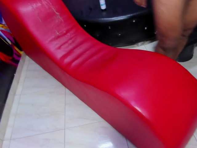 daring-latinaviip live cam on BongaCams