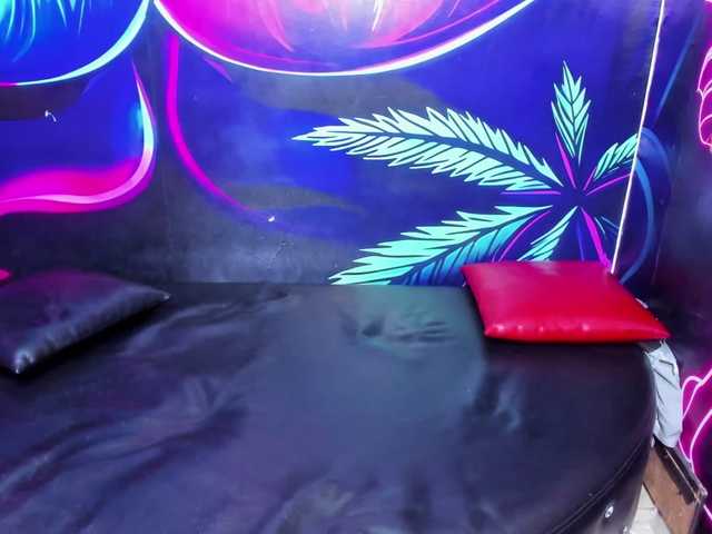 daring-latinaviip live cam on BongaCams