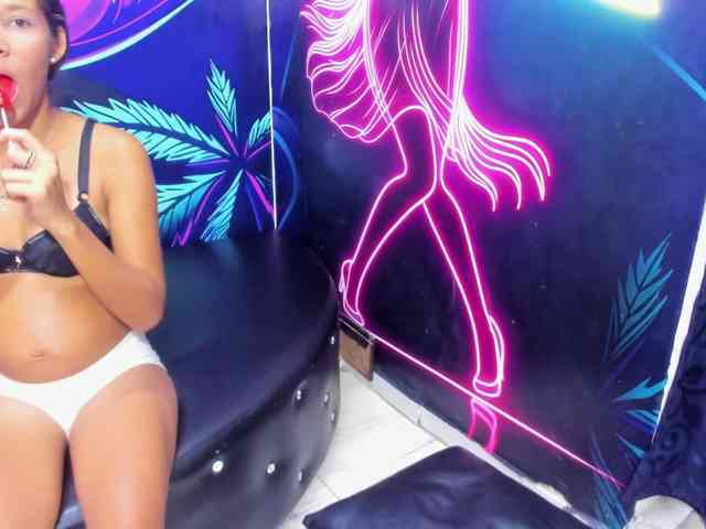 daring_latinavip webcam