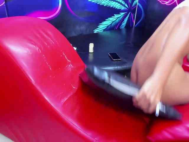 daring_latinavip webcam
