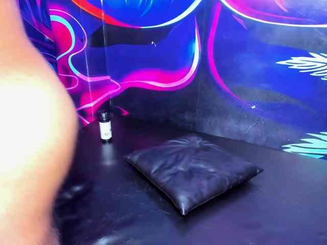 daring-latinaviip