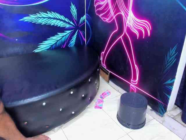 daring_latinavip webcam
